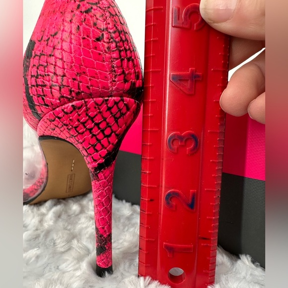 NIB Vince Camuto Neon Pink Snake Print Vinyl Clear Heels - Picture 6 of 7